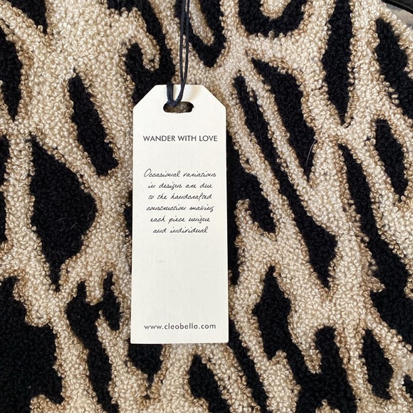 Cleobella Weekender Bag - Picture 9 of 10